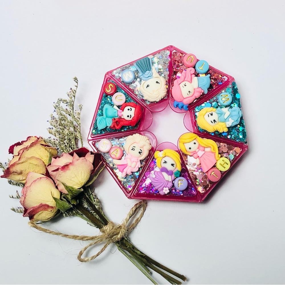 Handmade | Pink Glitter Princesses, 7-Sided Round Pill Case - Picture 3 of 8